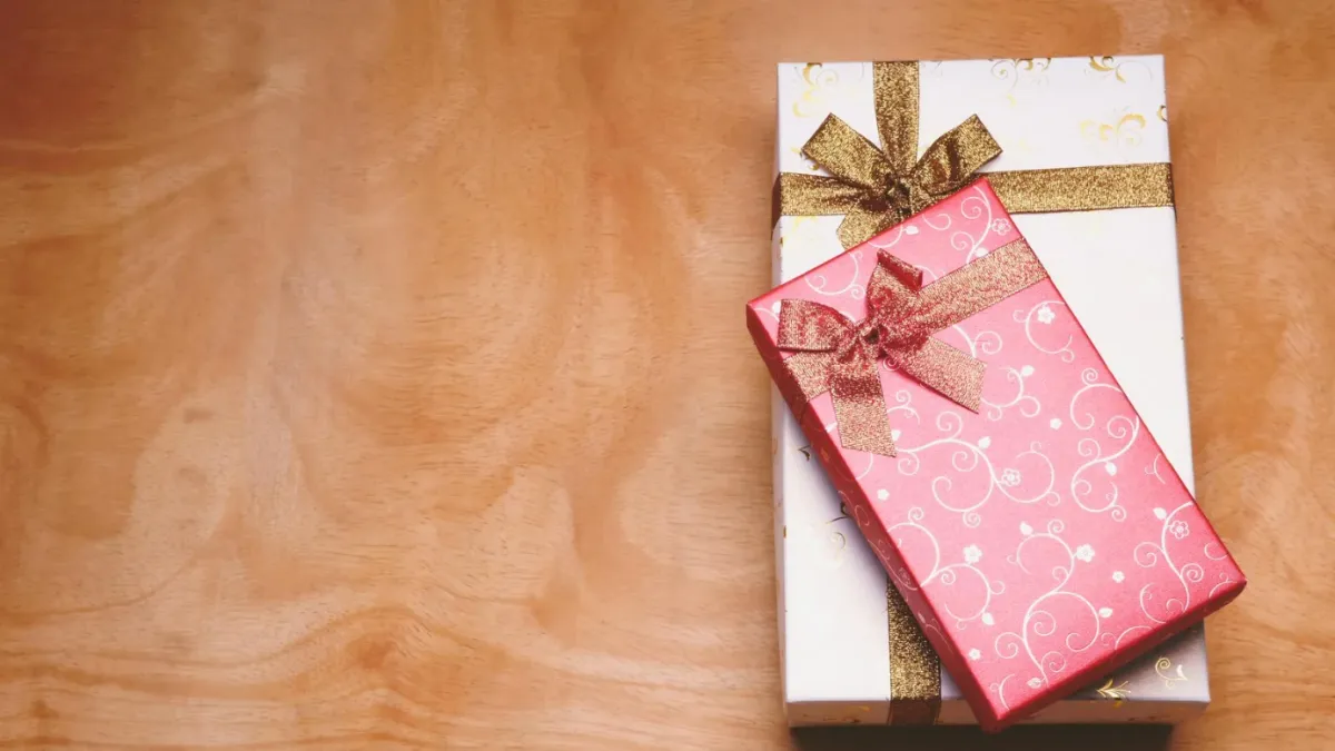 Starting a Gift Business - Here's How You Can Start a Gift Shop Business  from Scratch.